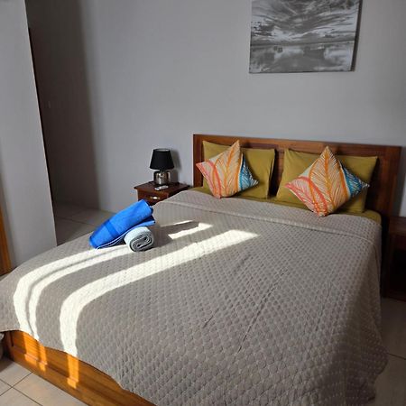 Modern And Cosy Condo: Westwood Apartments Flic en Flac Luaran gambar