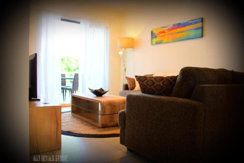 Modern And Cosy Condo: Westwood Apartments Flic en Flac Luaran gambar