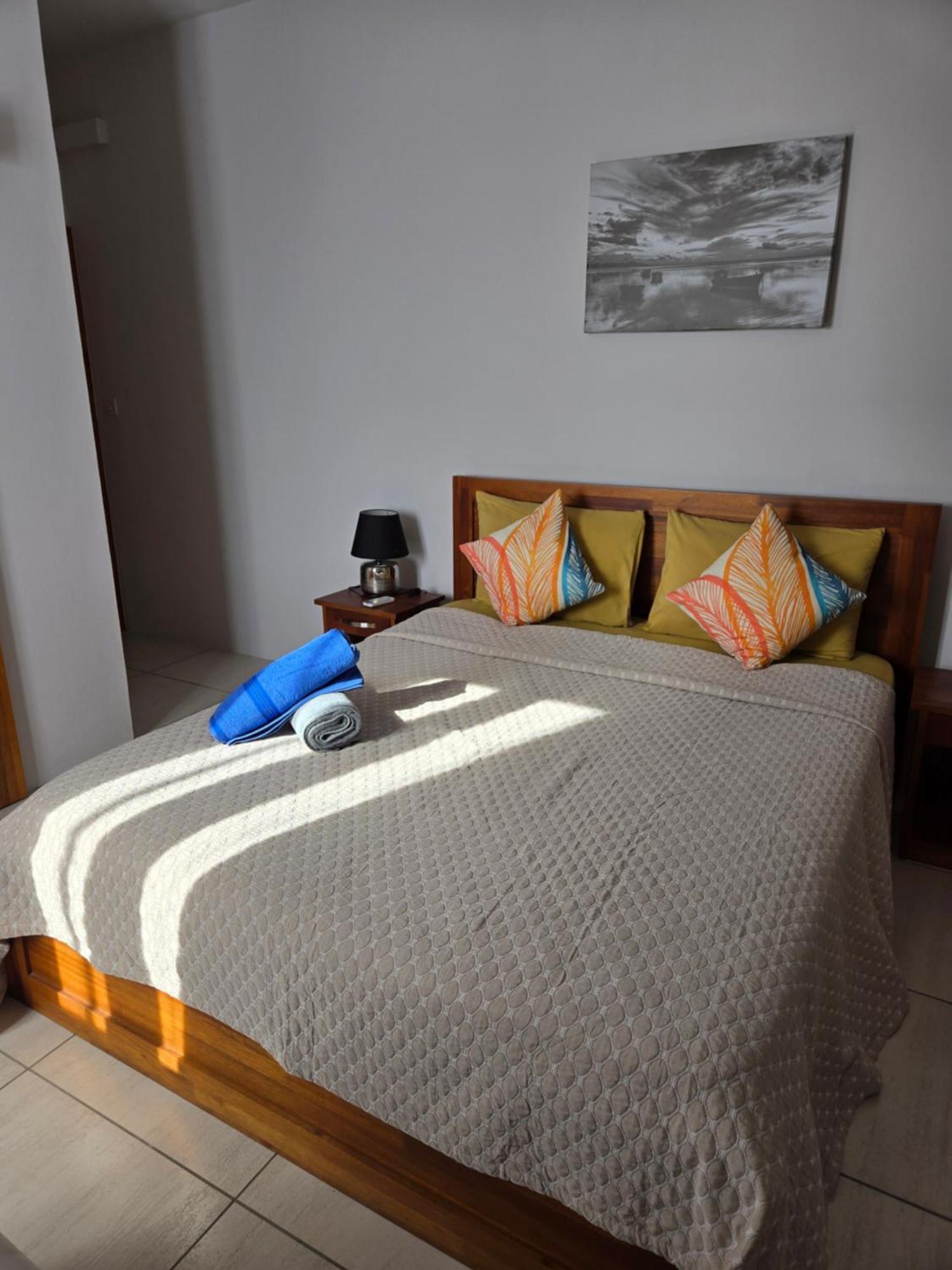 Modern And Cosy Condo: Westwood Apartments Flic en Flac Luaran gambar